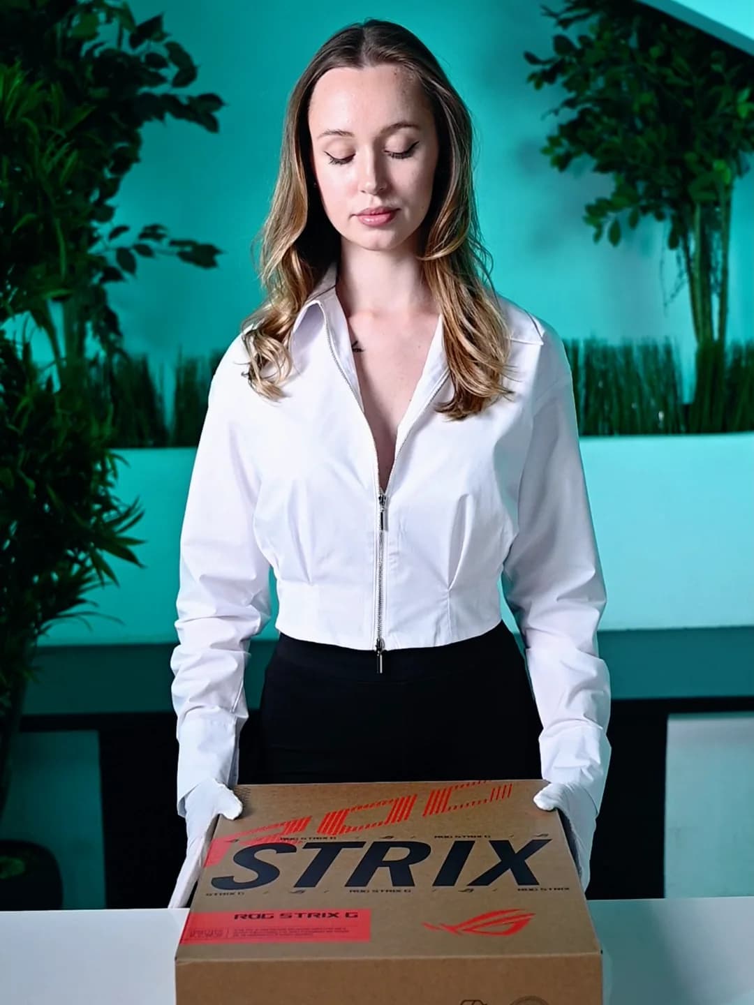 Съемка ROG Strix: распаковка в студии